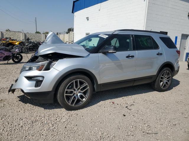  Salvage Ford Explorer