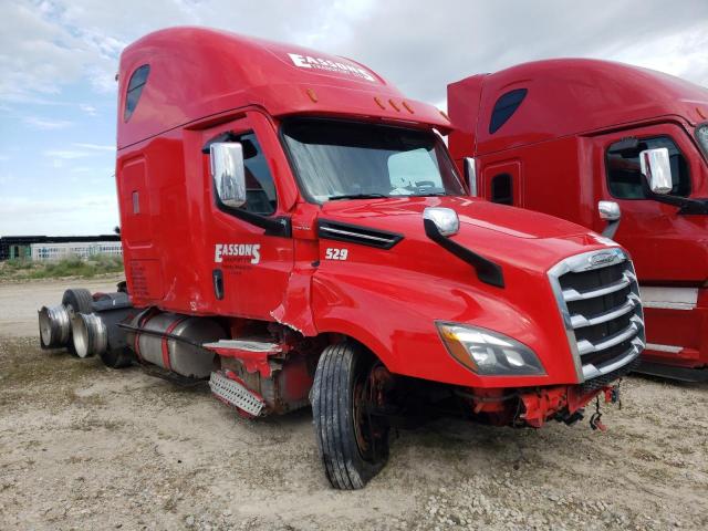  Salvage Freightliner Cascadia 1