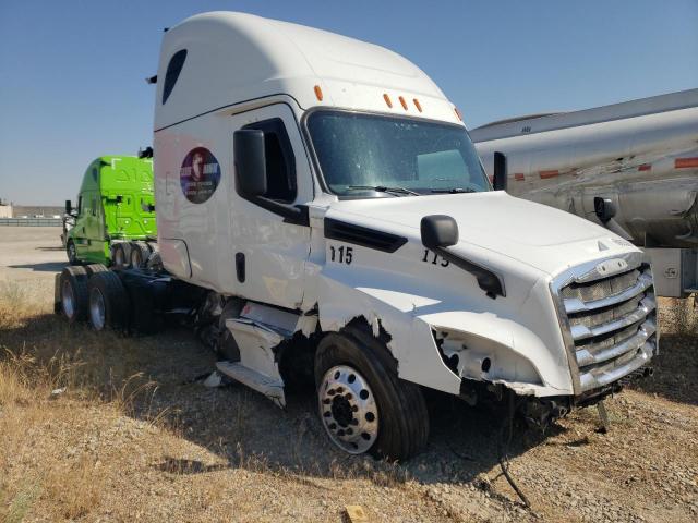  Salvage Freightliner Cascadia 1