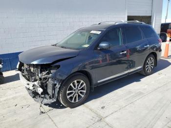  Salvage Nissan Pathfinder