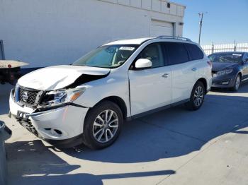  Salvage Nissan Pathfinder