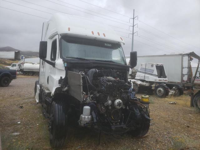  Salvage Freightliner Cascadia 1