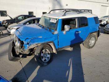  Salvage Toyota FJ Cruiser