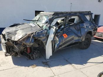  Salvage Toyota 4Runner