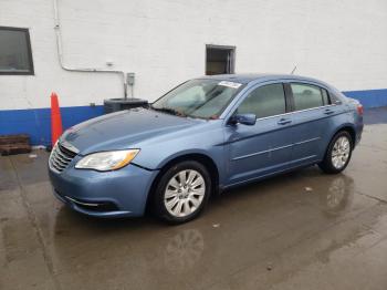  Salvage Chrysler 200