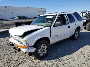  Salvage Chevrolet Blazer