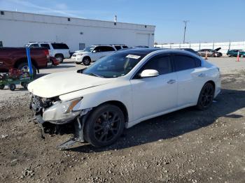  Salvage Nissan Maxima