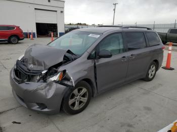  Salvage Toyota Sienna