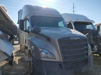  Salvage Freightliner Cascadia 1