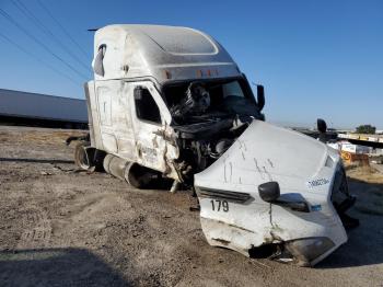  Salvage Freightliner Cascadia 1