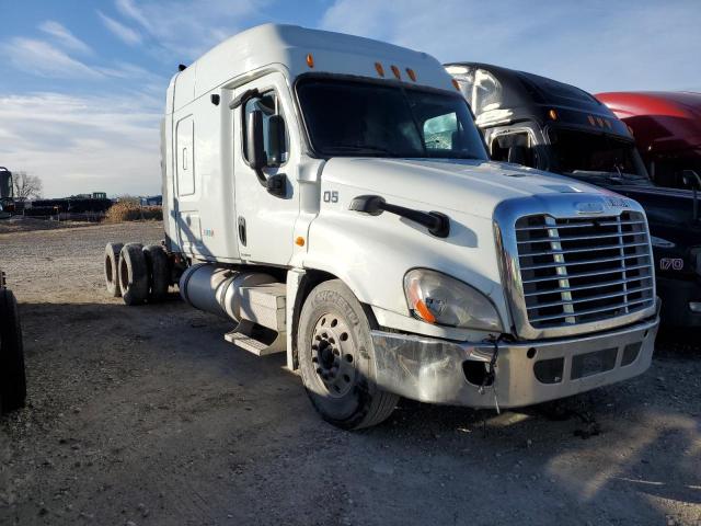  Salvage Freightliner Cascadia 1