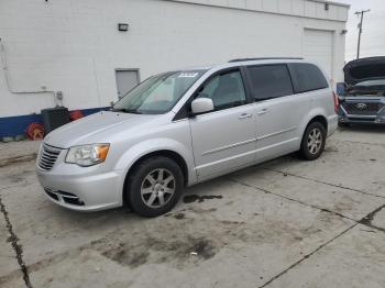  Salvage Chrysler Minivan