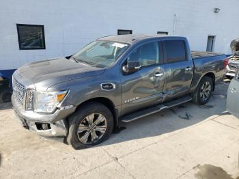  Salvage Nissan Titan