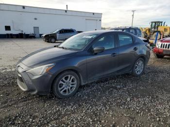  Salvage Toyota Yaris