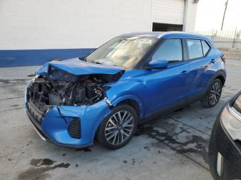  Salvage Nissan Kicks