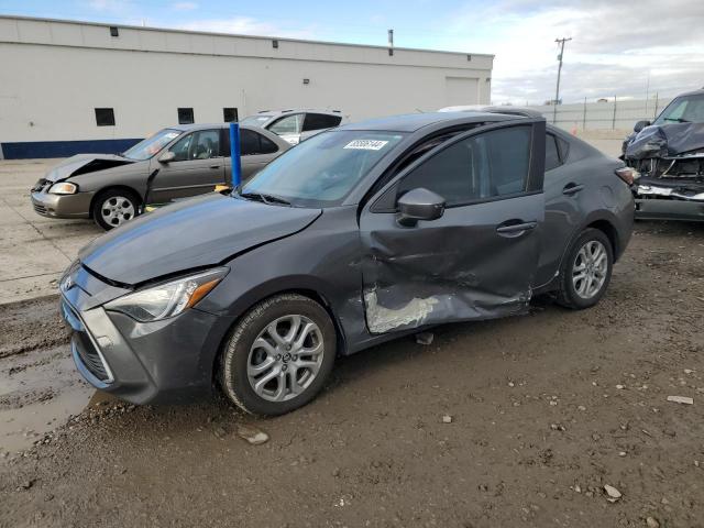  Salvage Toyota Yaris