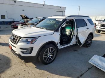  Salvage Ford Explorer