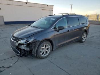  Salvage Chrysler Pacifica