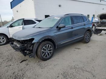  Salvage Volkswagen Tiguan