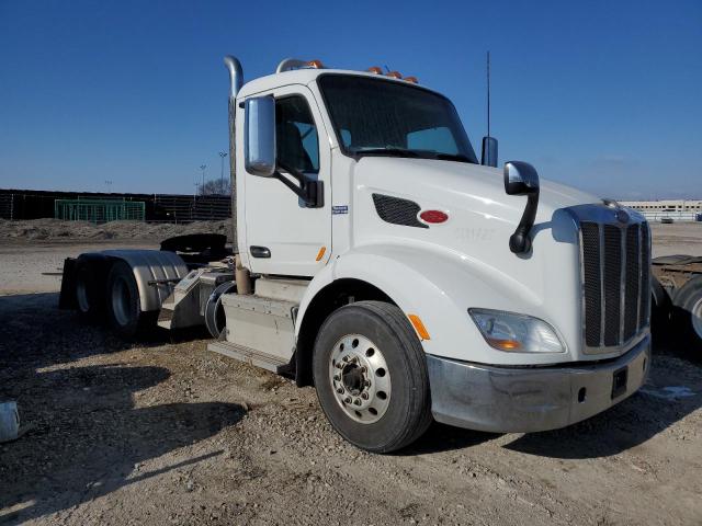  Salvage Peterbilt 579