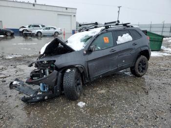  Salvage Jeep Cherokee