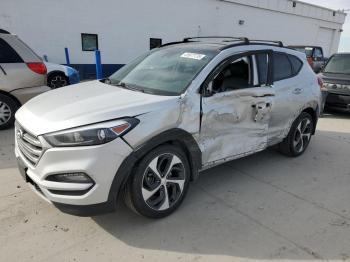  Salvage Hyundai TUCSON