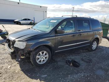  Salvage Chrysler Minivan