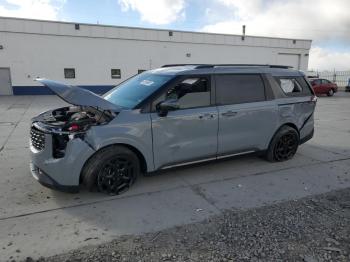  Salvage Kia Carnival