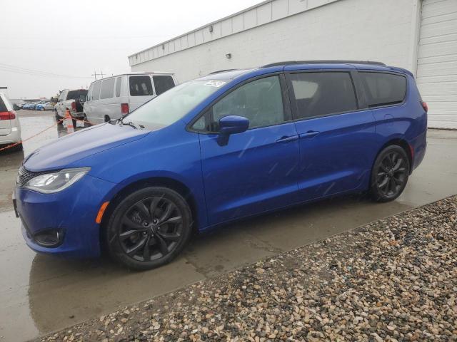  Salvage Chrysler Pacifica