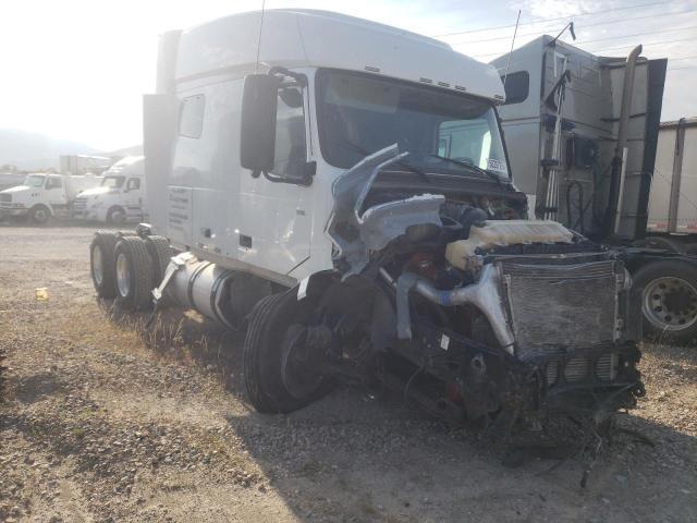  Salvage Volvo Vn