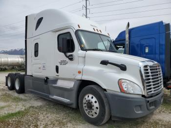  Salvage Freightliner Cascadia