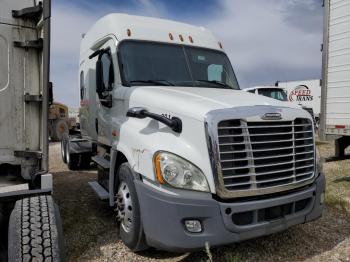  Salvage Freightliner Cascadia