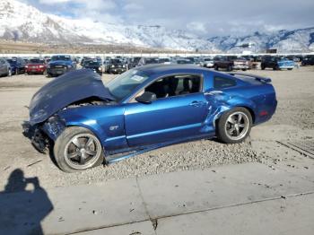  Salvage Ford Mustang