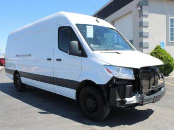  Salvage Mercedes-Benz Sprinter