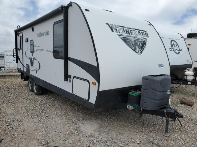  Salvage Winnebago Minnie