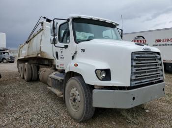  Salvage Freightliner 114sd