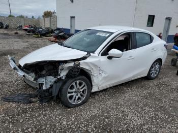  Salvage Toyota Yaris