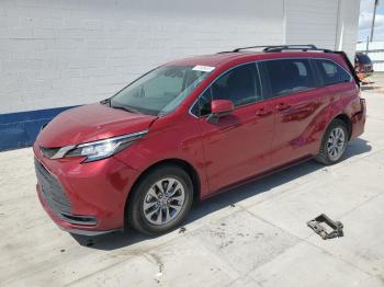  Salvage Toyota Sienna
