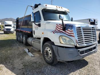  Salvage Freightliner Cascadia 1