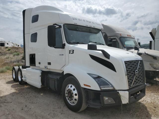 Salvage Volvo Vn