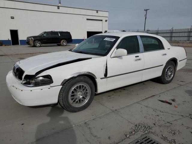  Salvage Lincoln Towncar