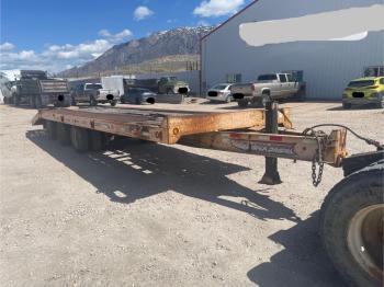  Salvage Towmaster Trailer