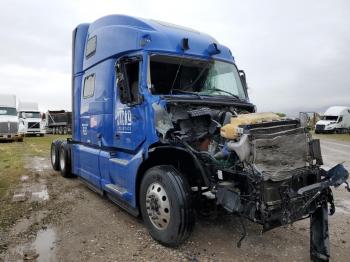  Salvage Volvo Vnl