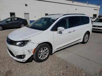  Salvage Chrysler Pacifica