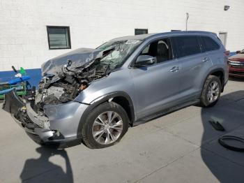  Salvage Toyota Highlander