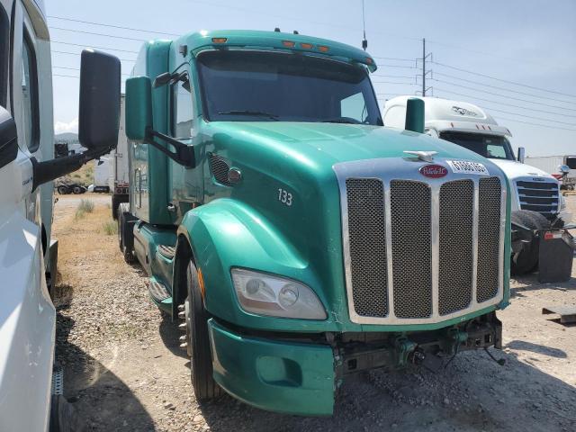  Salvage Peterbilt 579