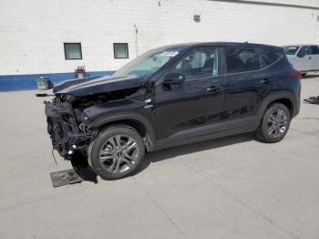  Salvage Kia Seltos