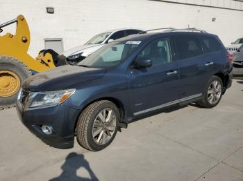  Salvage Nissan Pathfinder