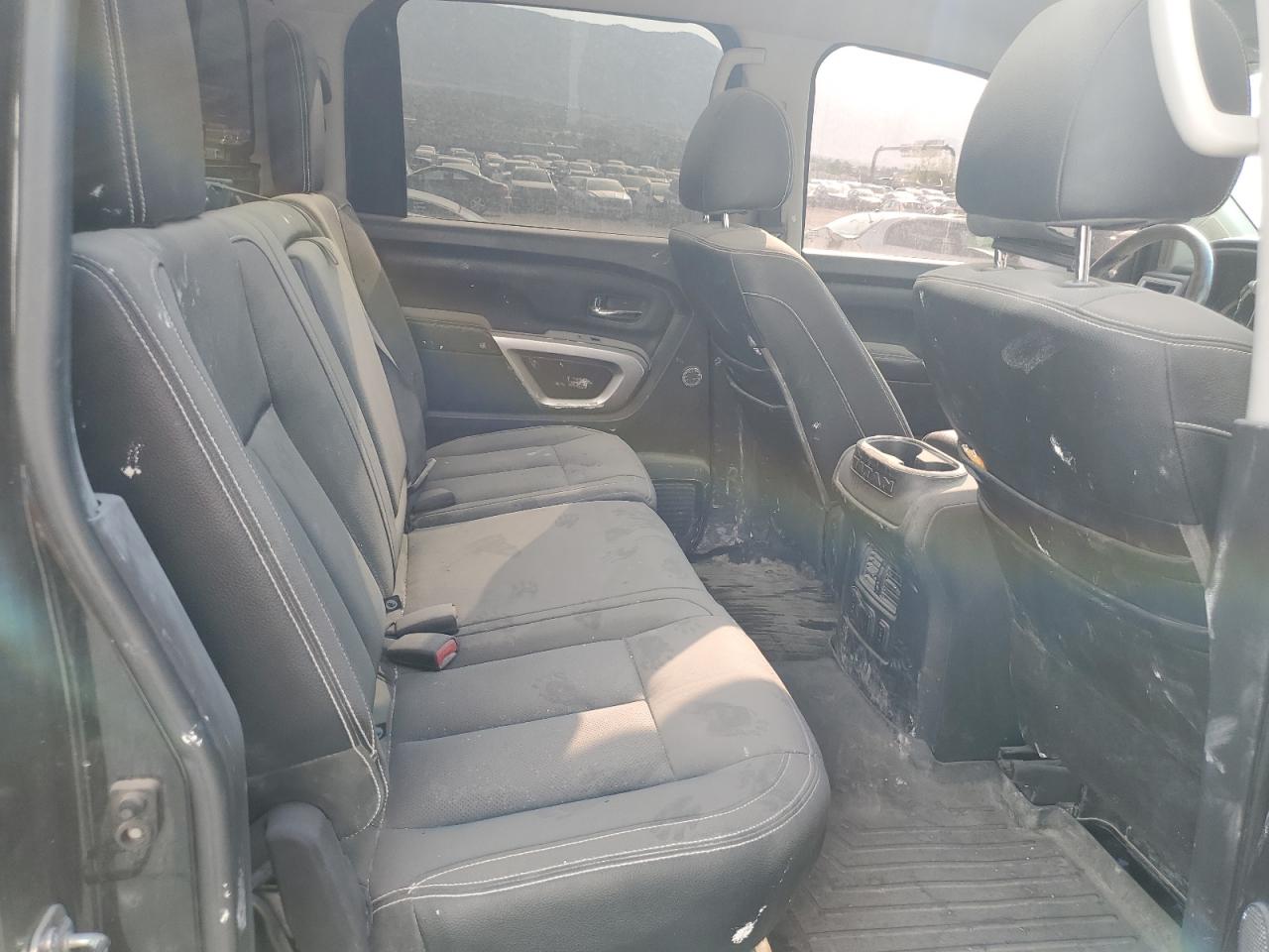 Nissan Titan Sv Image 11