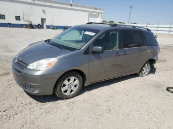  Salvage Toyota Sienna